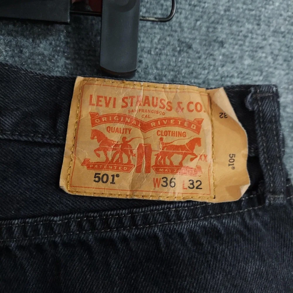 Levis 501 Jeans Mens Fits 36x31 Black Dark‎ Wash Regular Straight Button Fly